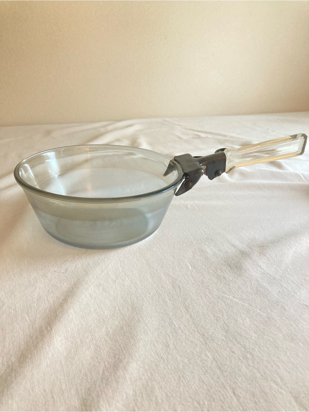 VINTAGE  Pyrex Flameware sauce pan pot 832 B with removable handle